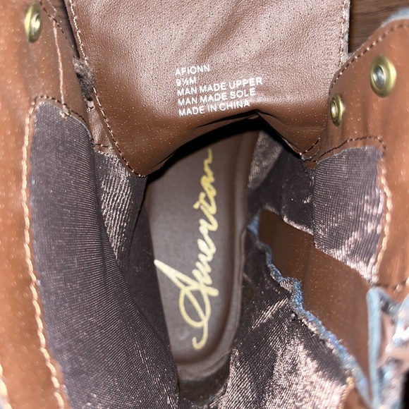 Women’s Lace Up Boots - Picture 6 of 6